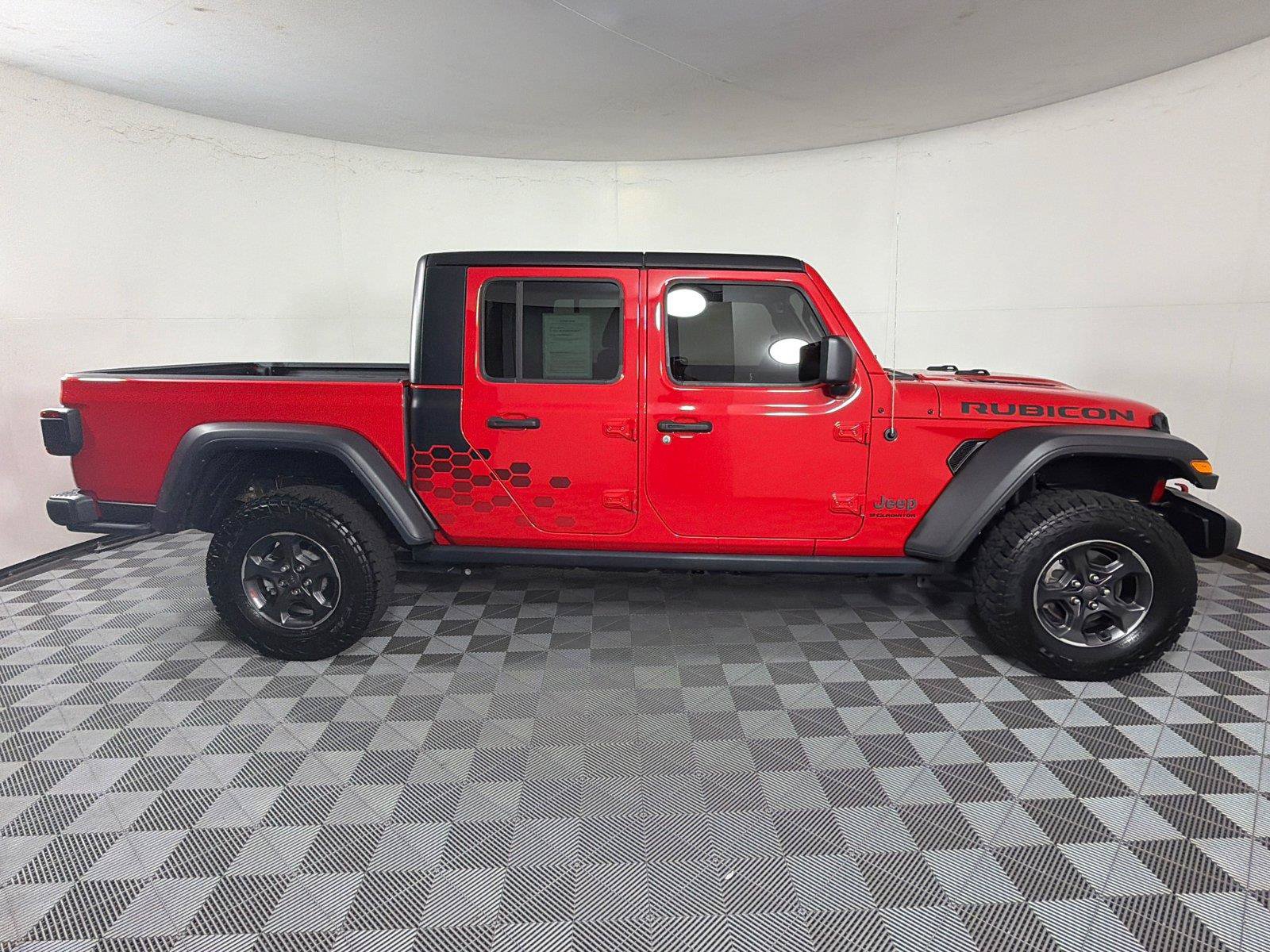 Used 2023 Jeep Gladiator Rubicon w/ LED Lighting Group AWD/4WD image 8