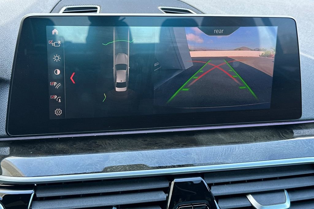 Used 2019 BMW 530e w/ M Sport Package image 21