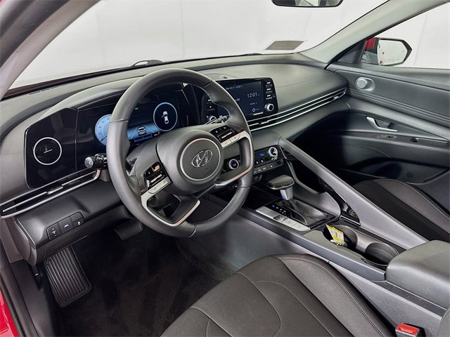 Used 2021 Hyundai Elantra SEL w/ Convenience + Premium Package image 17