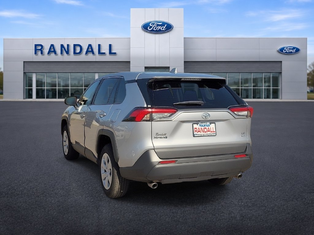 Used 2025 Toyota RAV4 LE AWD/4WD image 4