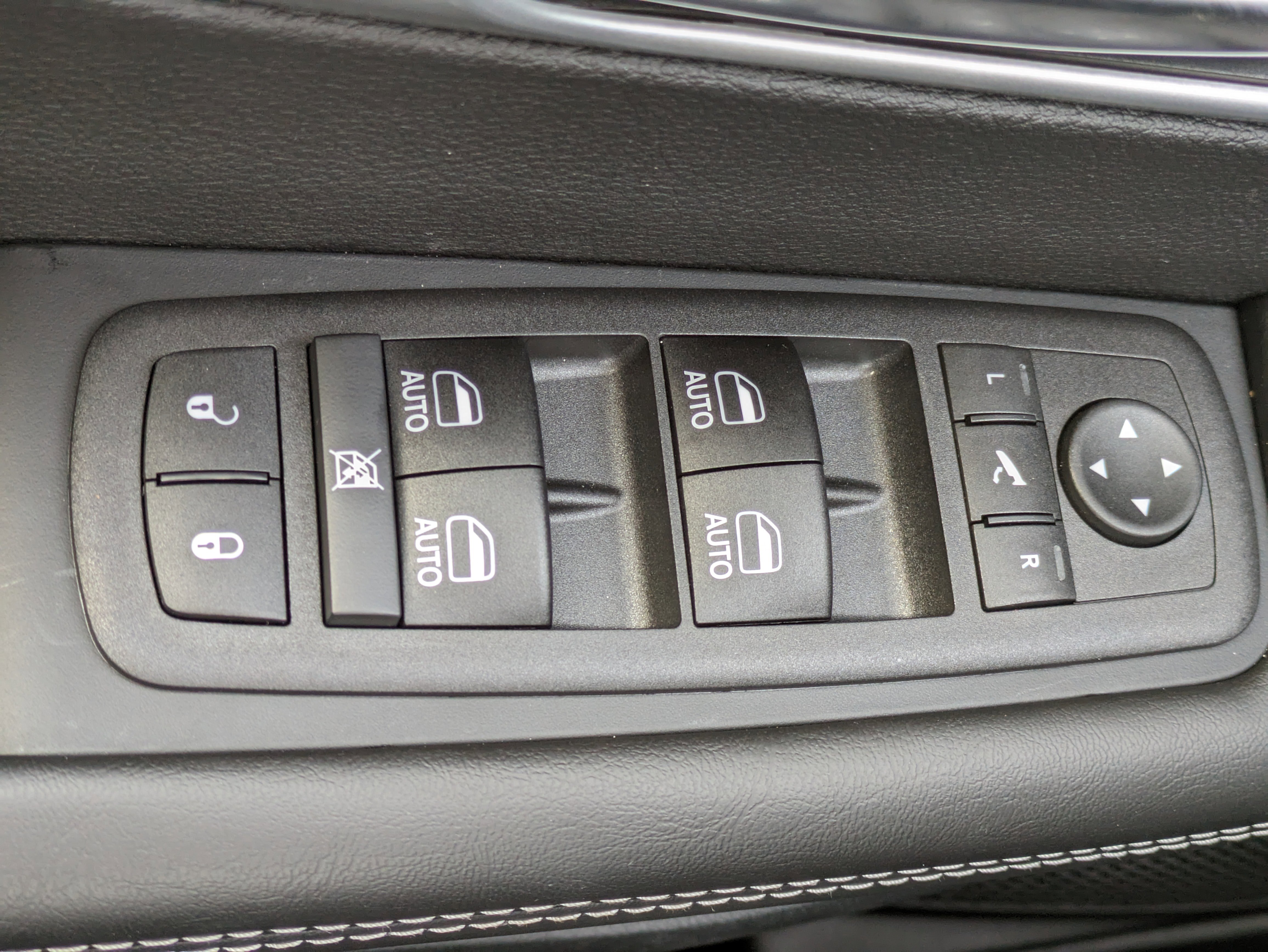 New 2026 Chrysler Pacifica Limited w/ S Appearance Package image 25