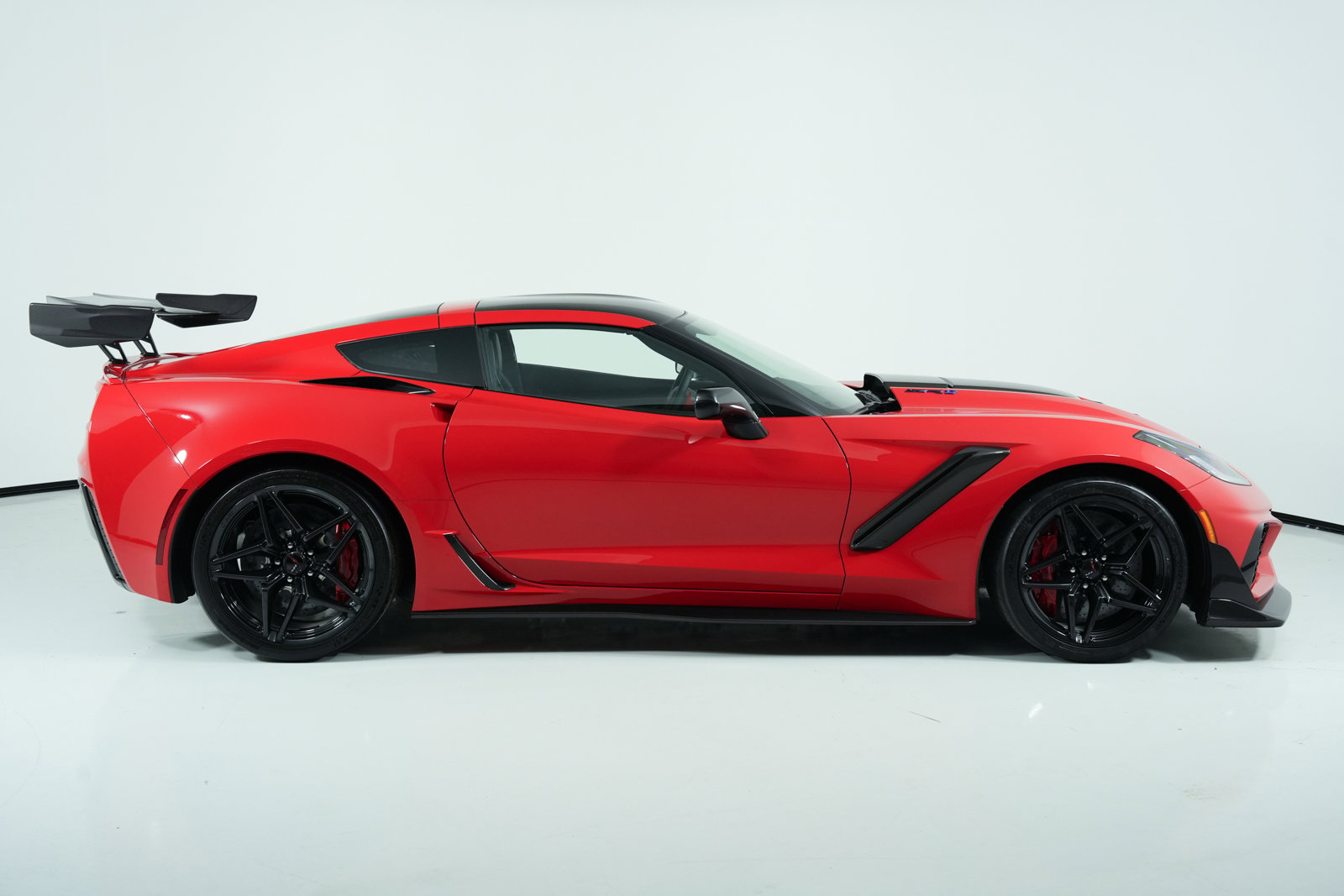 Used 2019 Chevrolet Corvette ZR1 RWD image 8