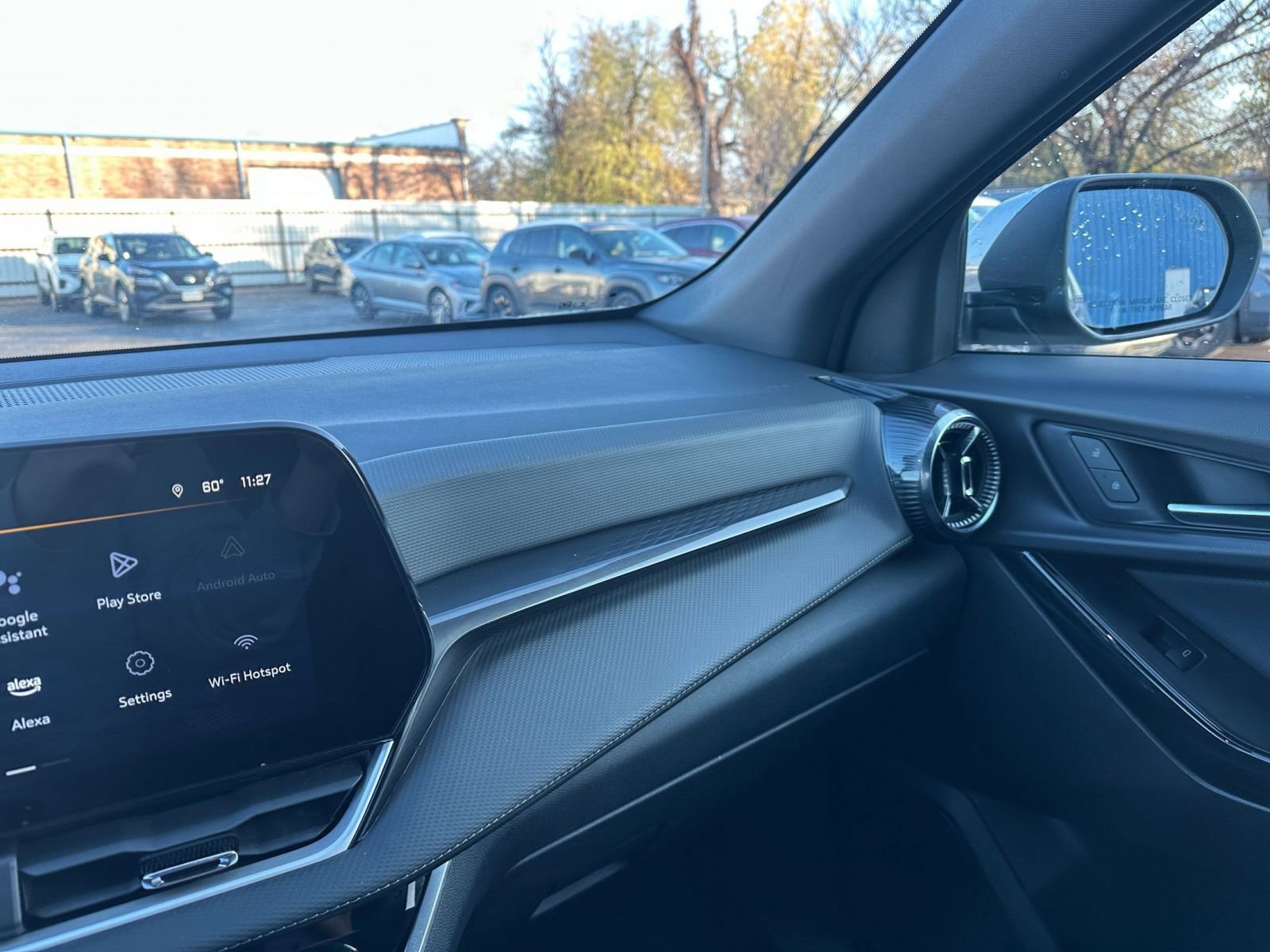 Used 2025 Chevrolet Equinox LT image 34