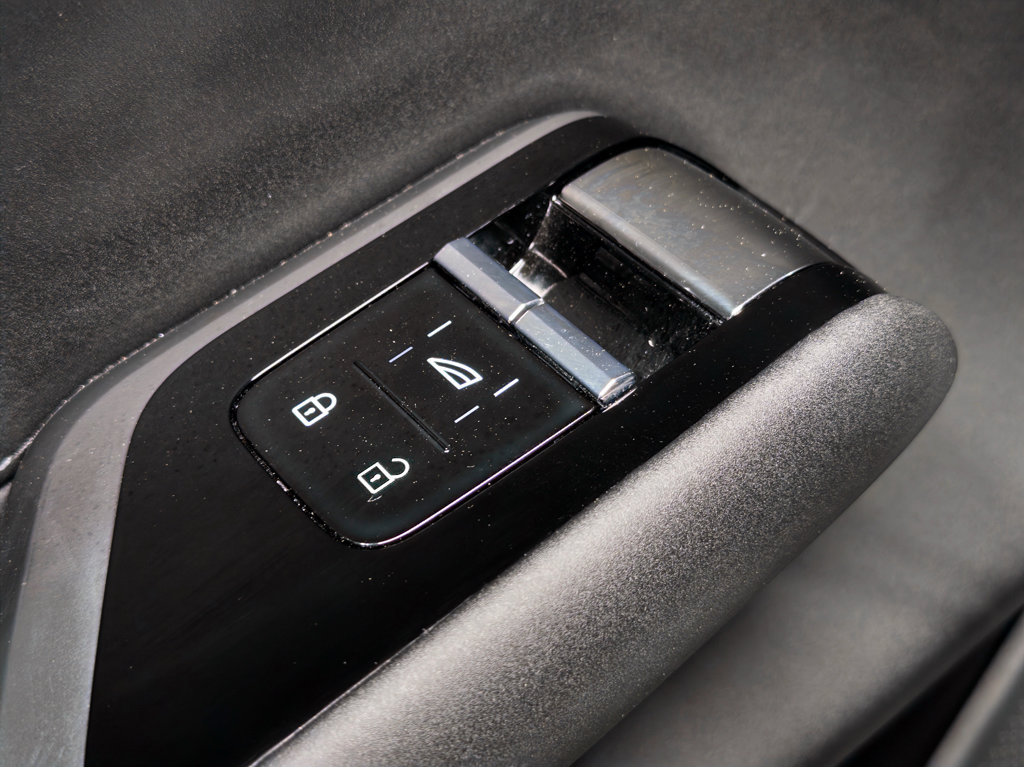 Used 2025 Volvo EX90 Plus image 7