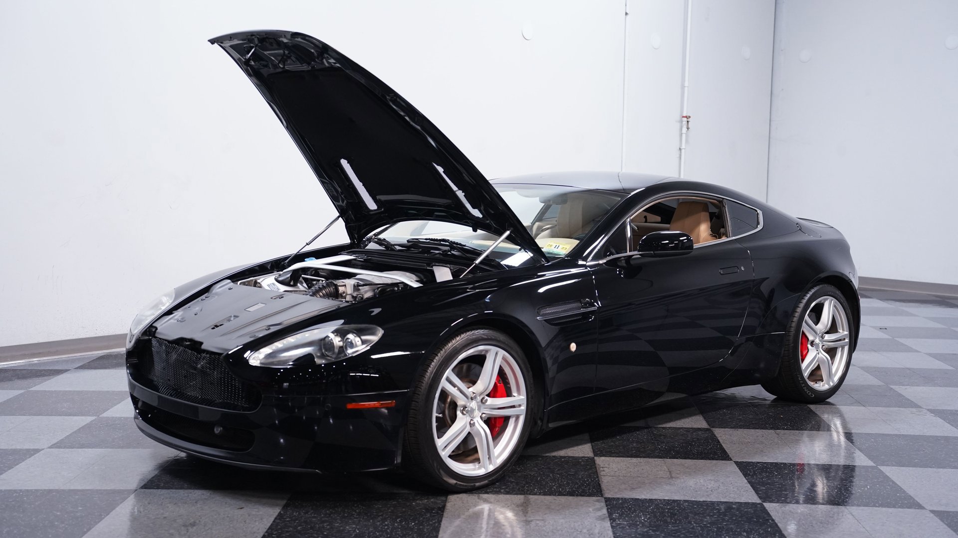 Used 2009 Aston Martin V8 Vantage V8 image 25