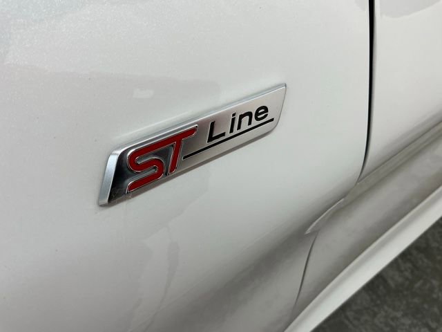 Used 2025 Ford Explorer ST-Line image 9