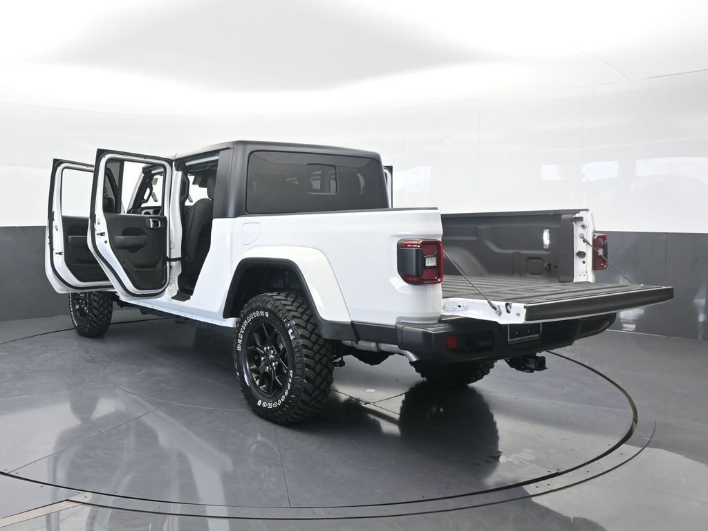 Used 2024 Jeep Gladiator Willys image 79