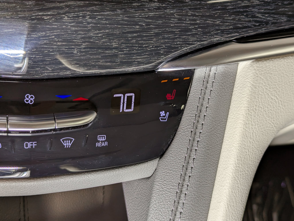 Used 2023 Cadillac XT6 Premium Luxury w/ Technology Package AWD/4WD image 24
