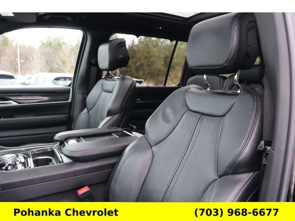 Used 2024 Jeep Wagoneer 4WD w/ Premium Group I image 24