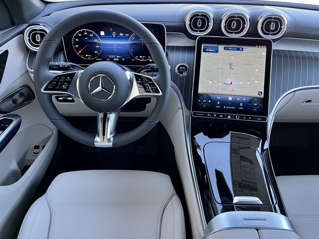 Used 2025 Mercedes-Benz GLC 350e 4MATIC image 17