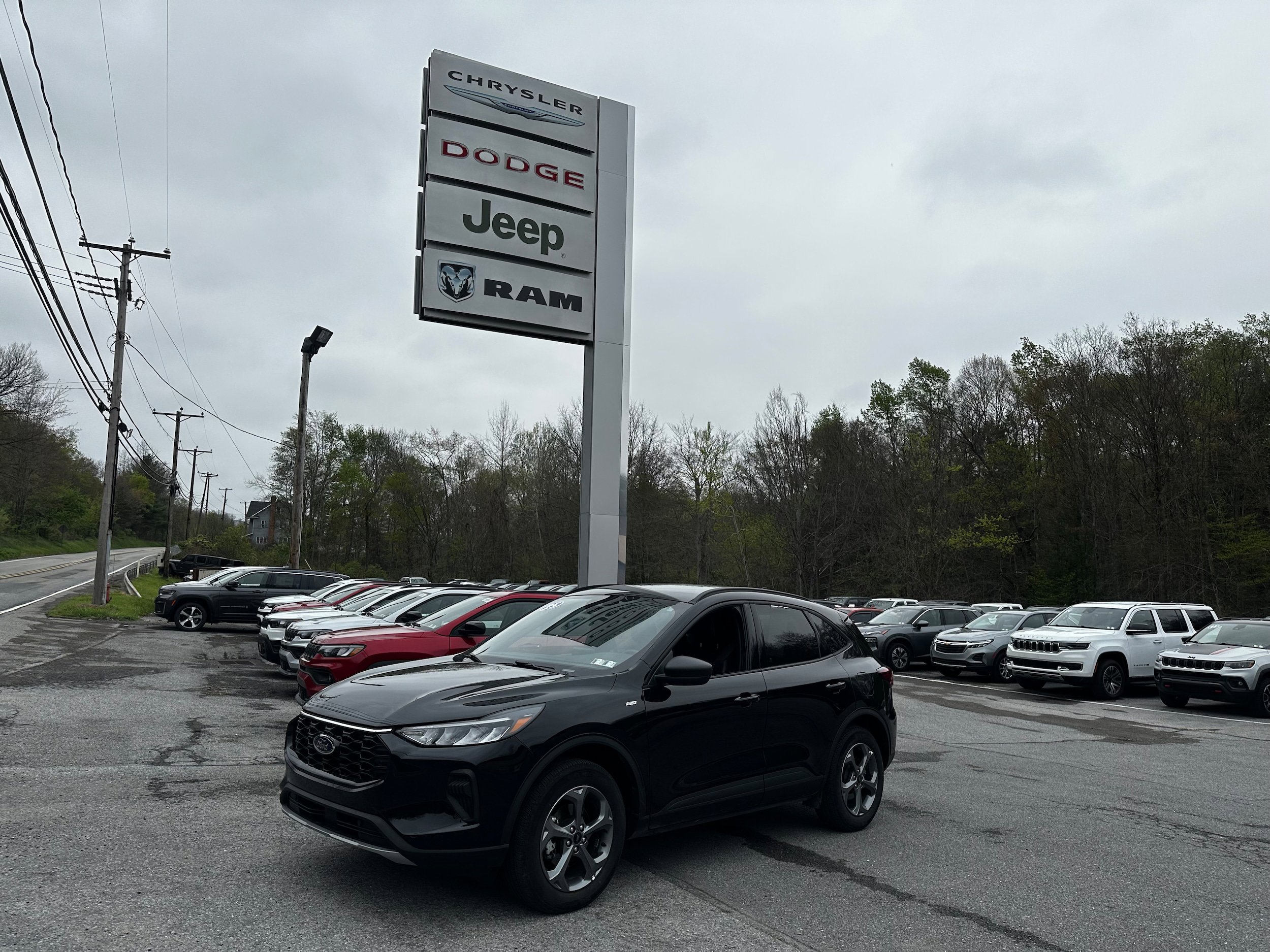 Used 2025 Ford Escape ST-Line AWD/4WD image 1