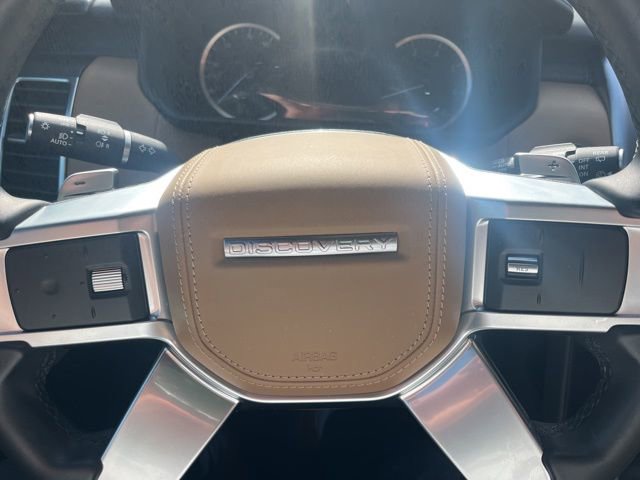 Used 2023 Land Rover Discovery HSE R-Dynamic AWD/4WD image 12