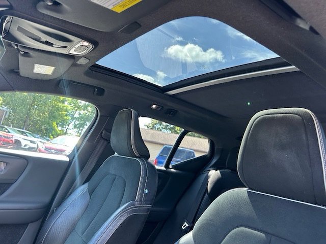 Used 2020 Volvo XC40 T5 R-Design AWD/4WD image 21