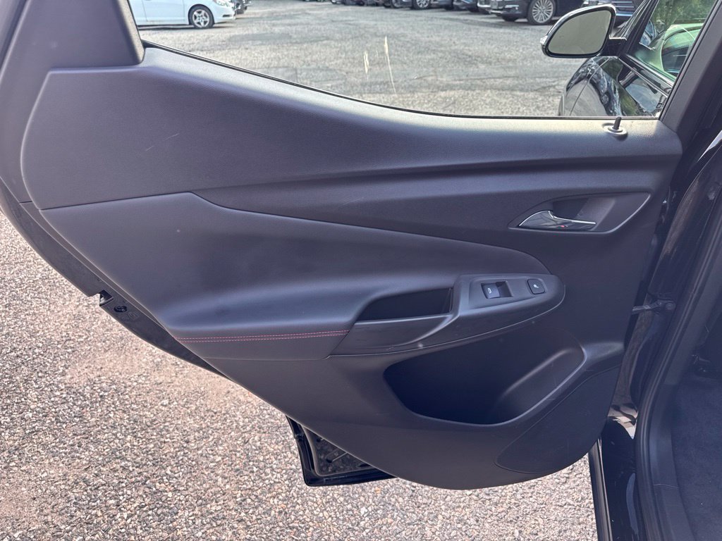 Used 2023 Chevrolet Bolt EUV Premier w/ Sun & Sound Package FWD image 17