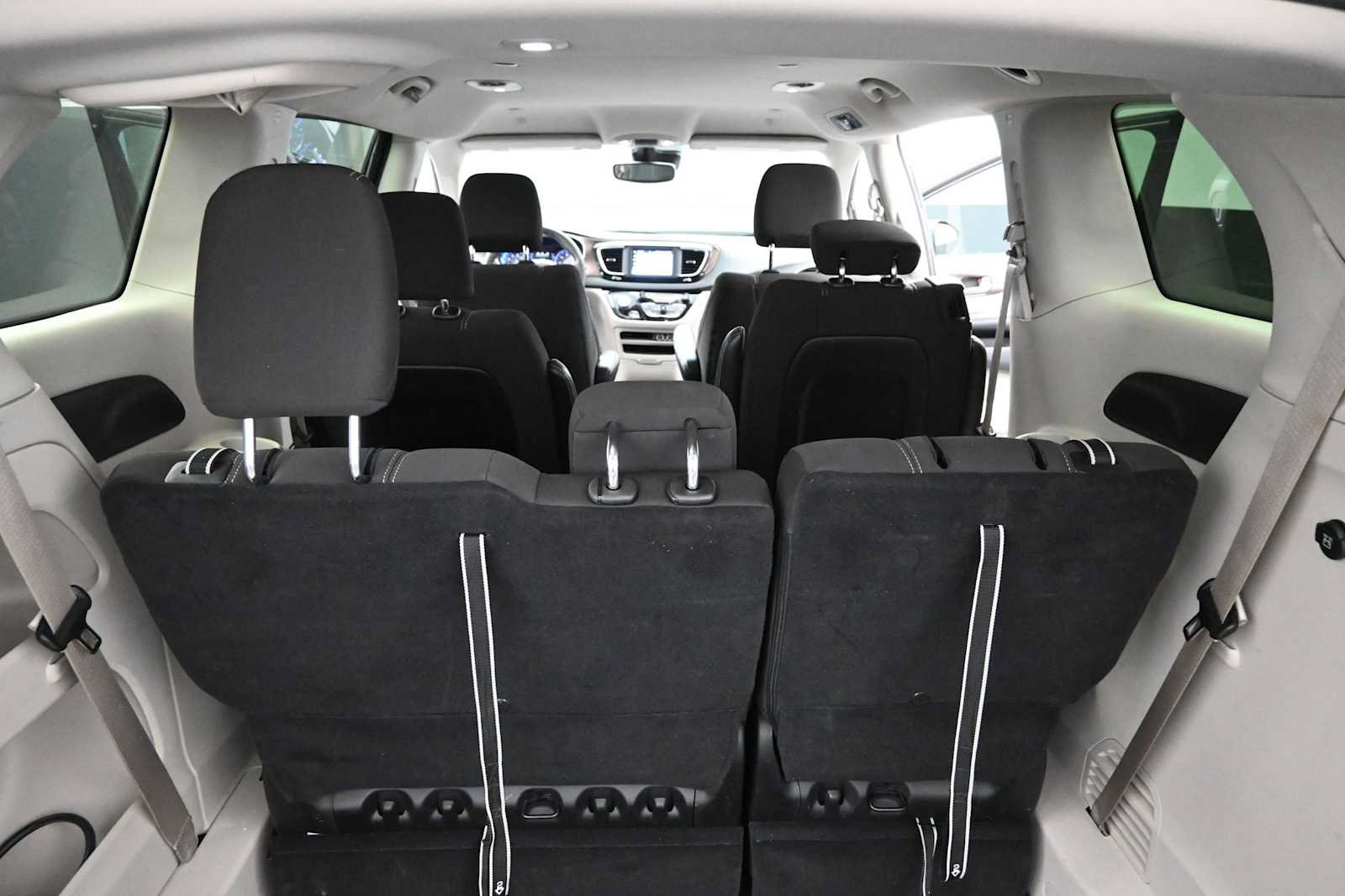 Used 2023 Chrysler Voyager LX FWD image 26