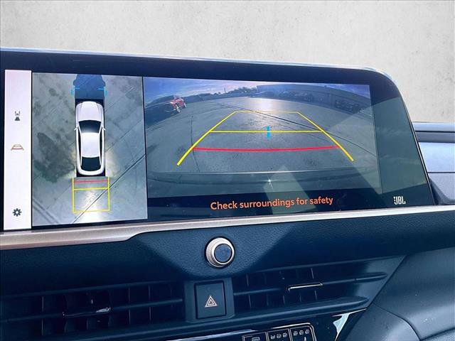 Used 2023 Toyota Crown Platinum image 23