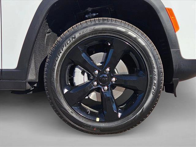 New 2025 Jeep Grand Cherokee Limited w/ Black Appearance Package image 10