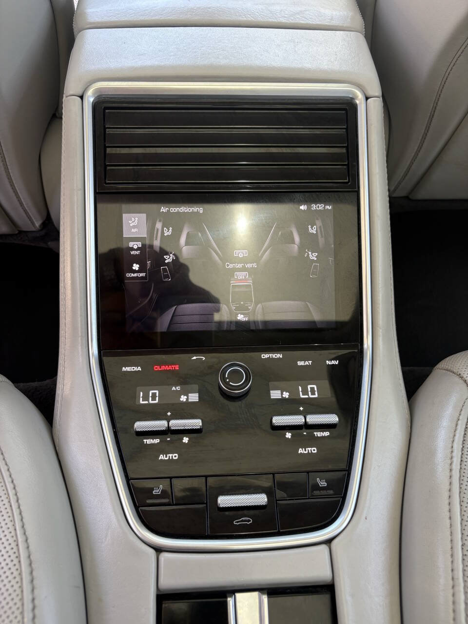Used 2017 Porsche Panamera 4S AWD/4WD image 27