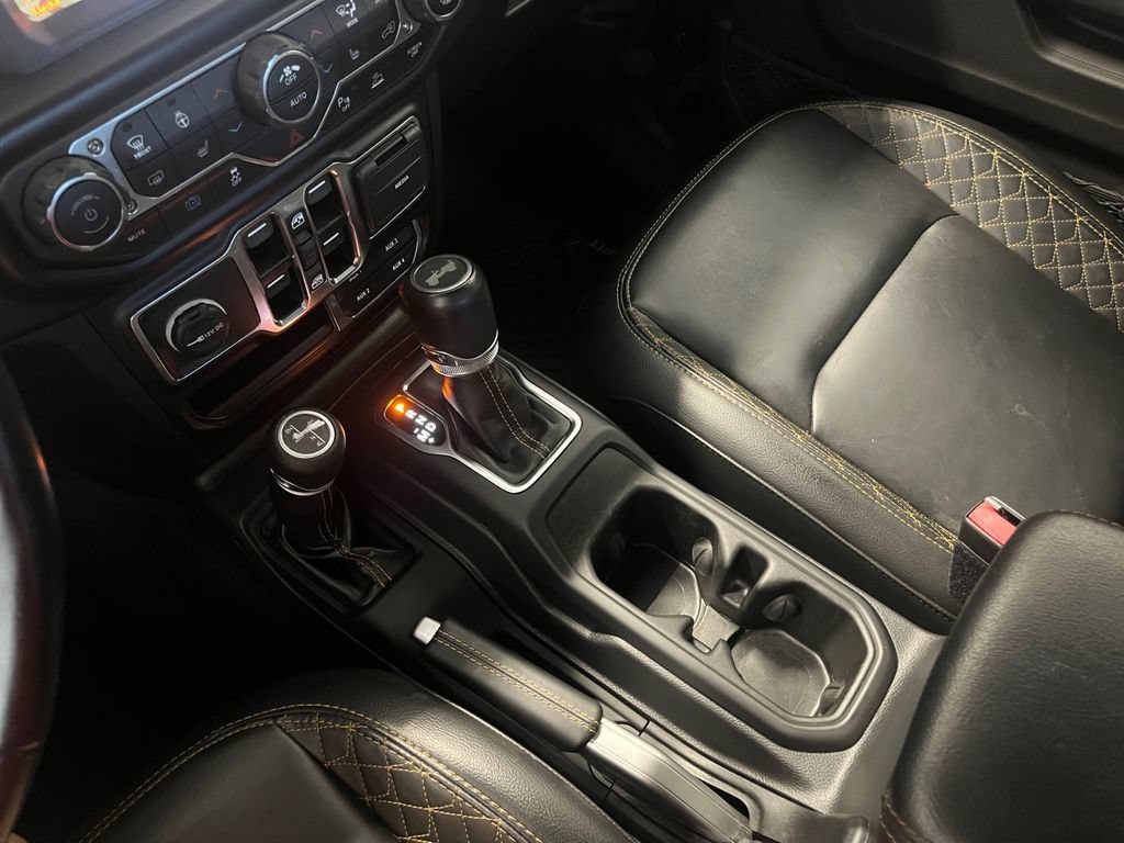 Used 2022 Jeep Wrangler Unlimited Sahara AWD/4WD image 16