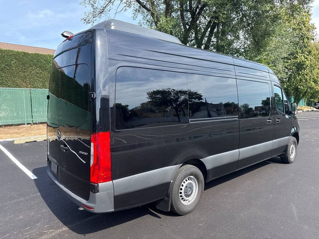 Used 2025 Mercedes-Benz Sprinter 2500 image 7