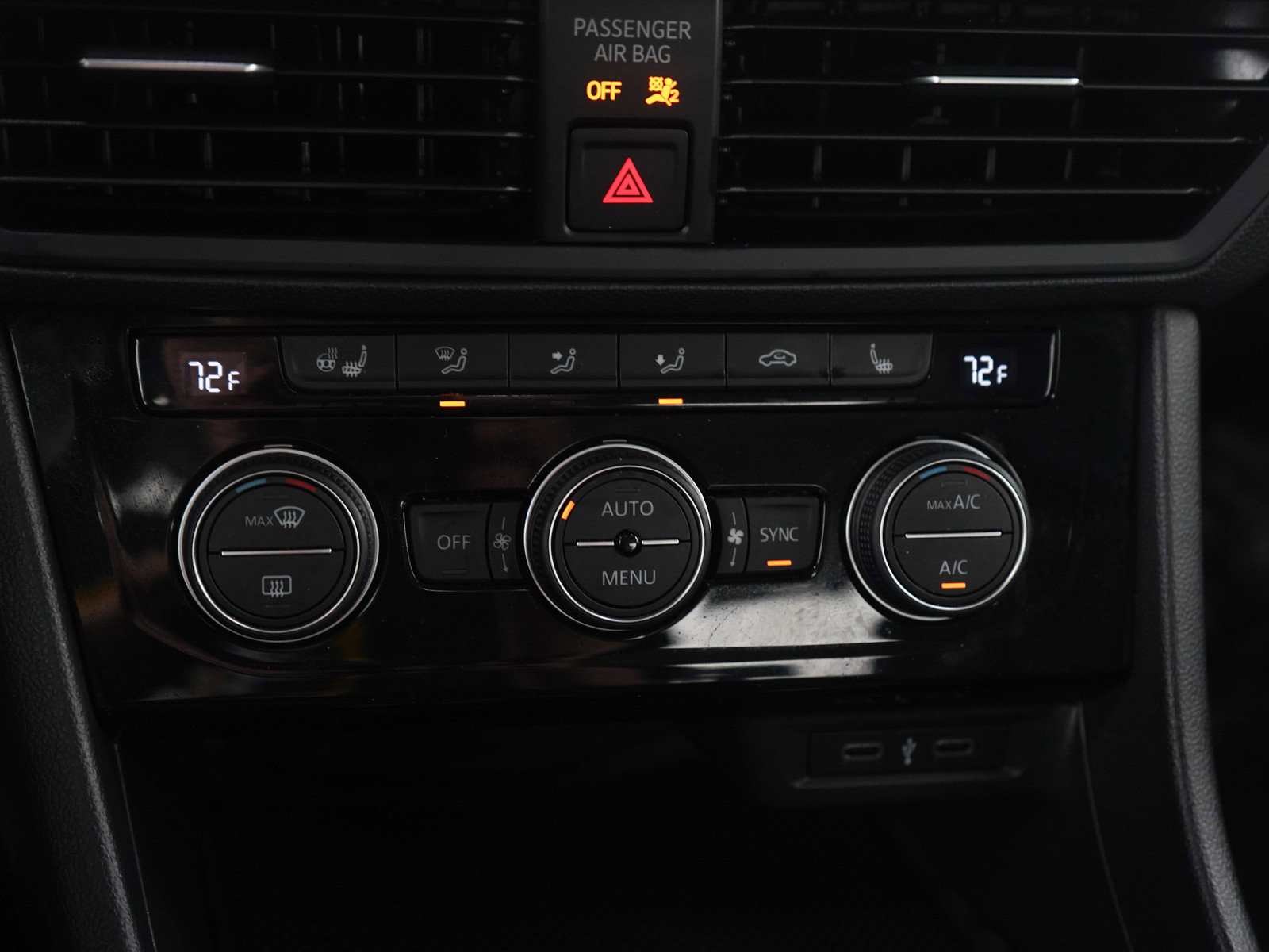 Used 2020 Volkswagen Jetta SE w/ SE Cold Weather Package image 21