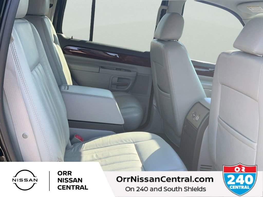 Used 2005 Lincoln Aviator AWD image 12