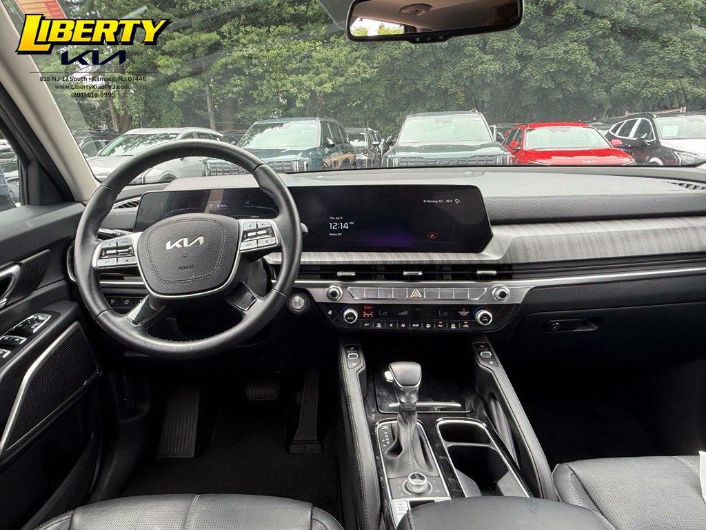 Used 2024 Kia Telluride EX w/ EX Captain's Chair Package AWD/4WD image 12