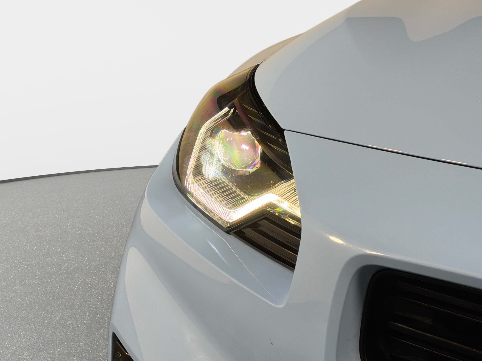 Used 2023 BMW M2 w/ Lighting Package RWD image 9