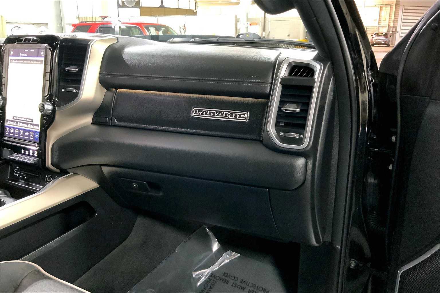 Used 2019 RAM 1500 Laramie w/ Sport Appearance Package image 18