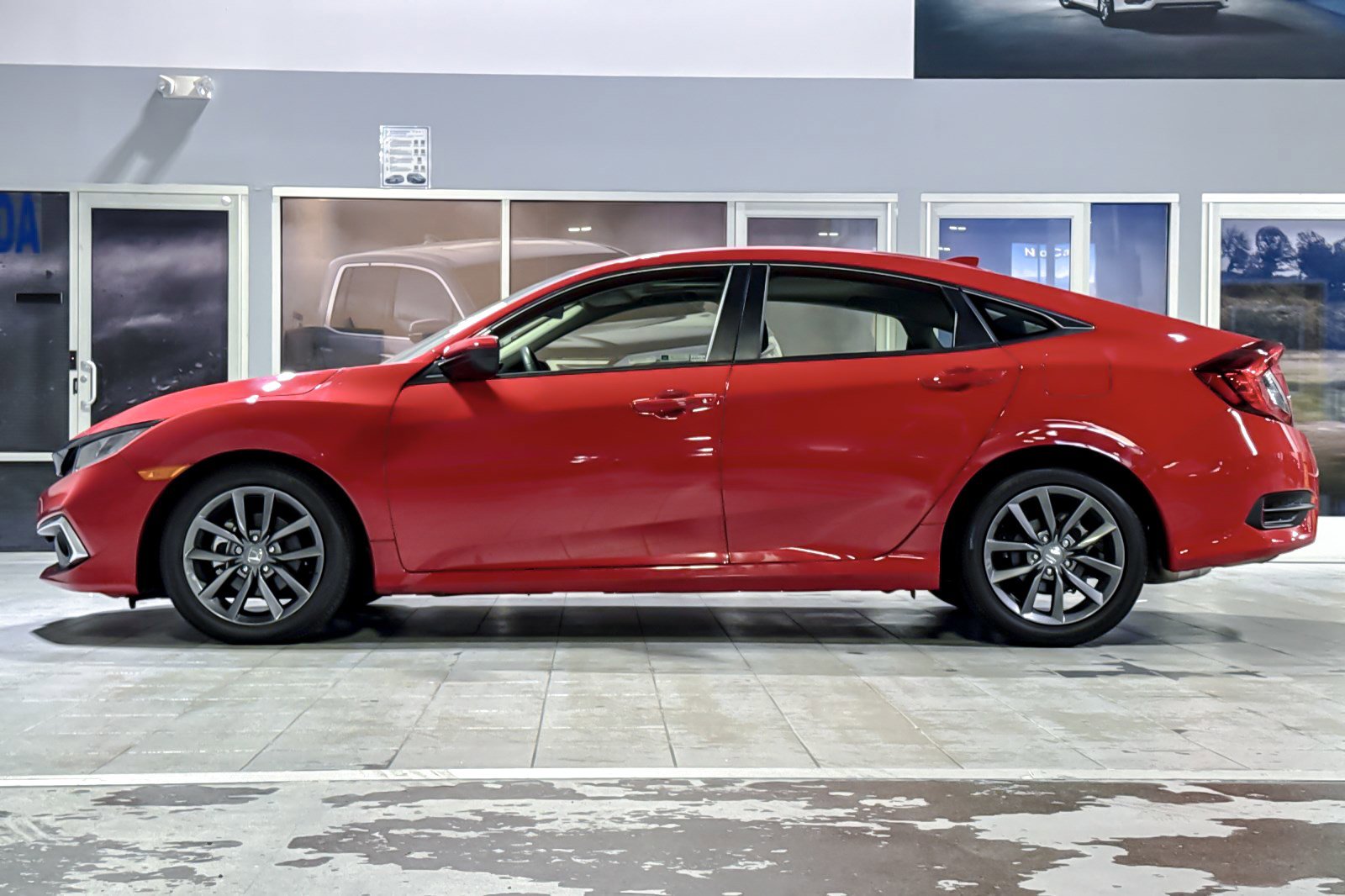 Used 2019 Honda Civic EX image 2