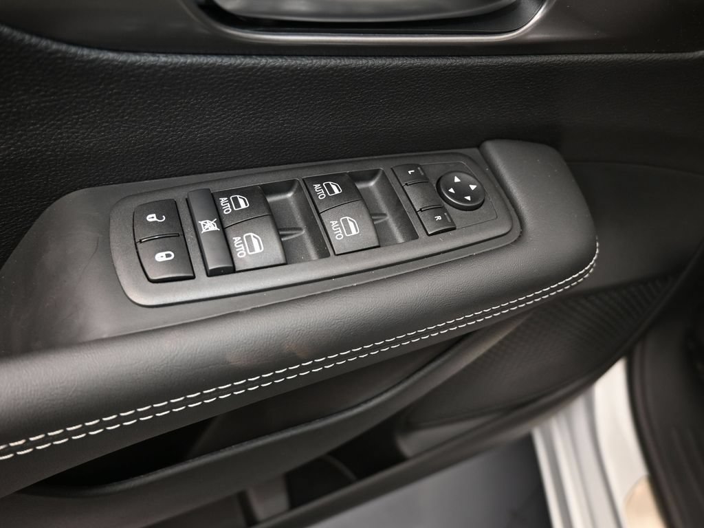 New 2026 Chrysler Voyager LX FWD image 12
