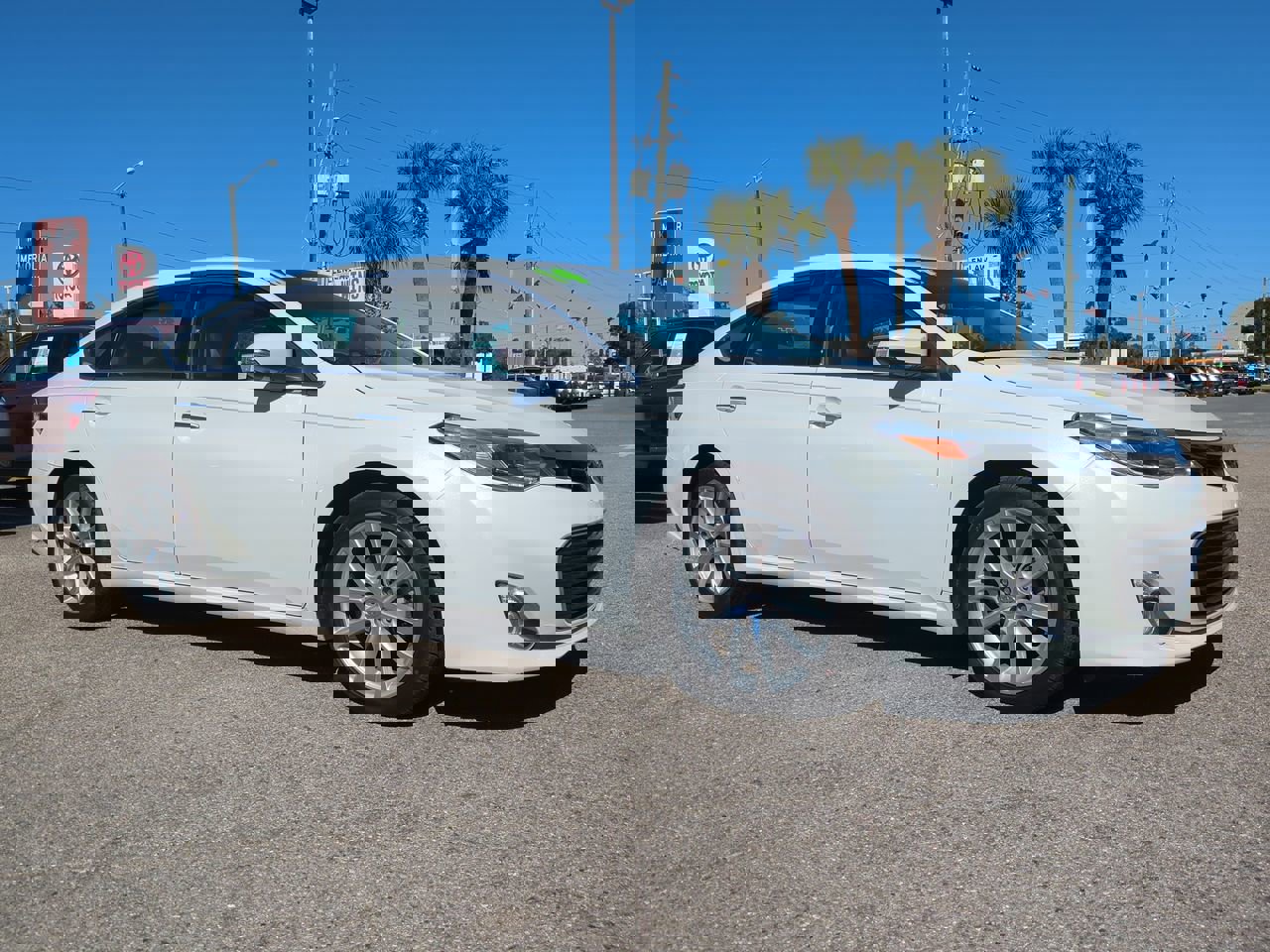 Used 2014 Toyota Avalon Limited image 1