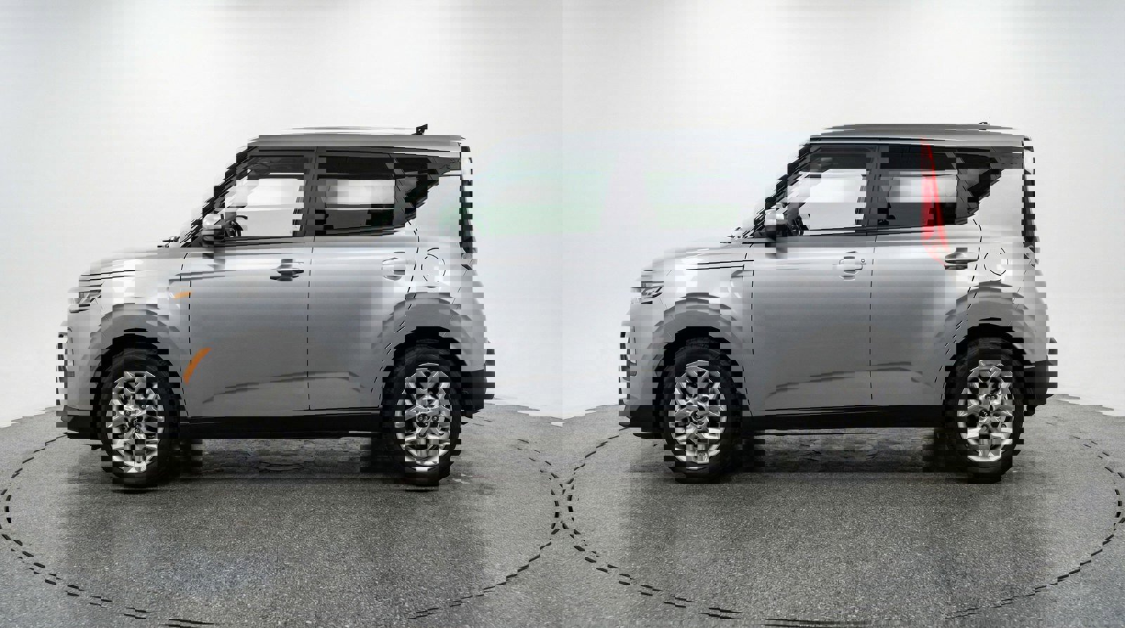 Used 2025 Kia Soul LX w/ LX Technology Package image 4