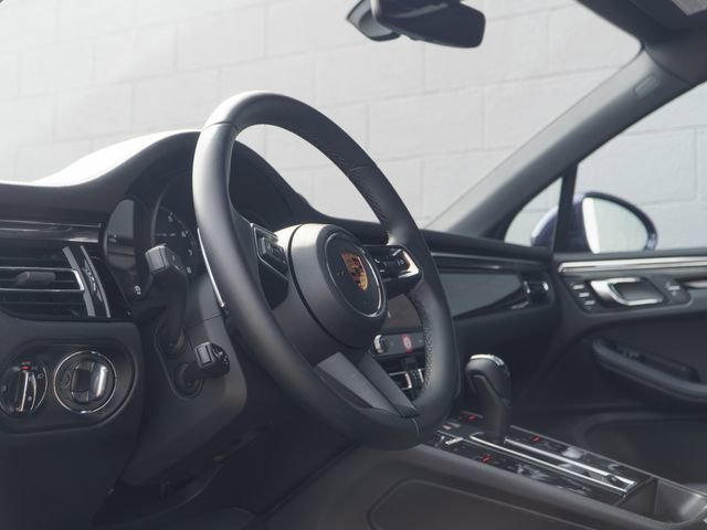 Certified 2026 Porsche Macan image 5