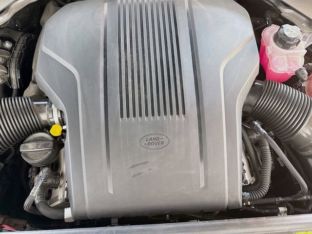 Certified 2025 Land Rover Range Rover SE image 32