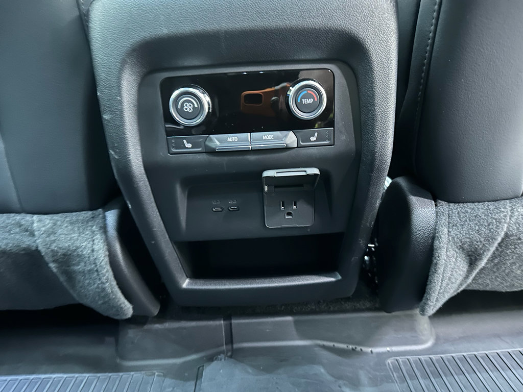 Certified 2025 Buick Enclave Avenir image 25