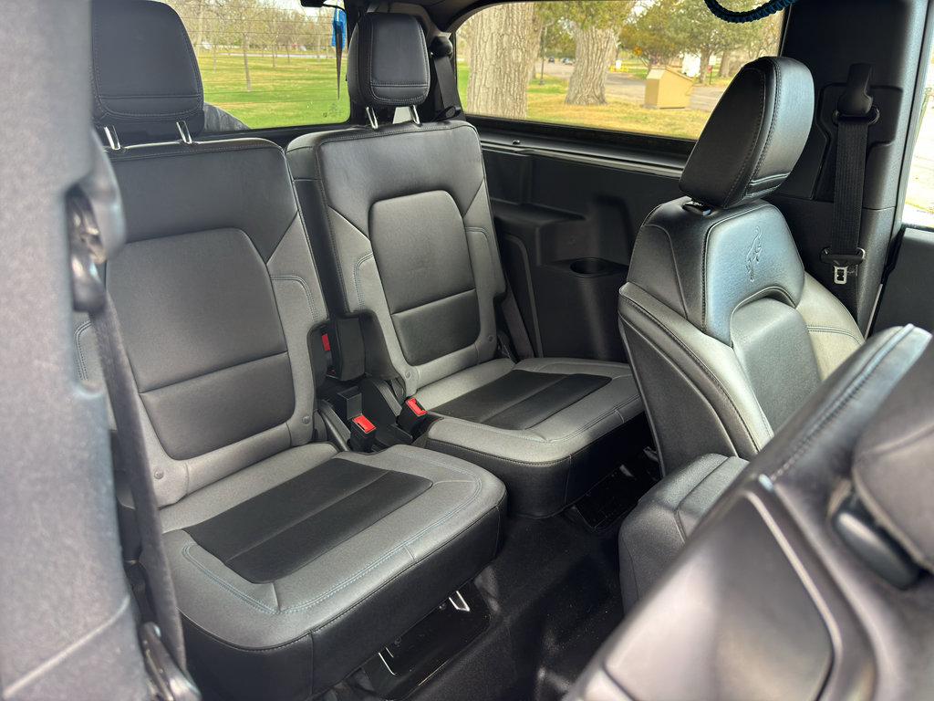 Used 2023 Ford Bronco Black Diamond w/ Sasquatch Package image 11