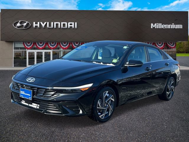 Certified 2025 Hyundai Elantra Limited image 2