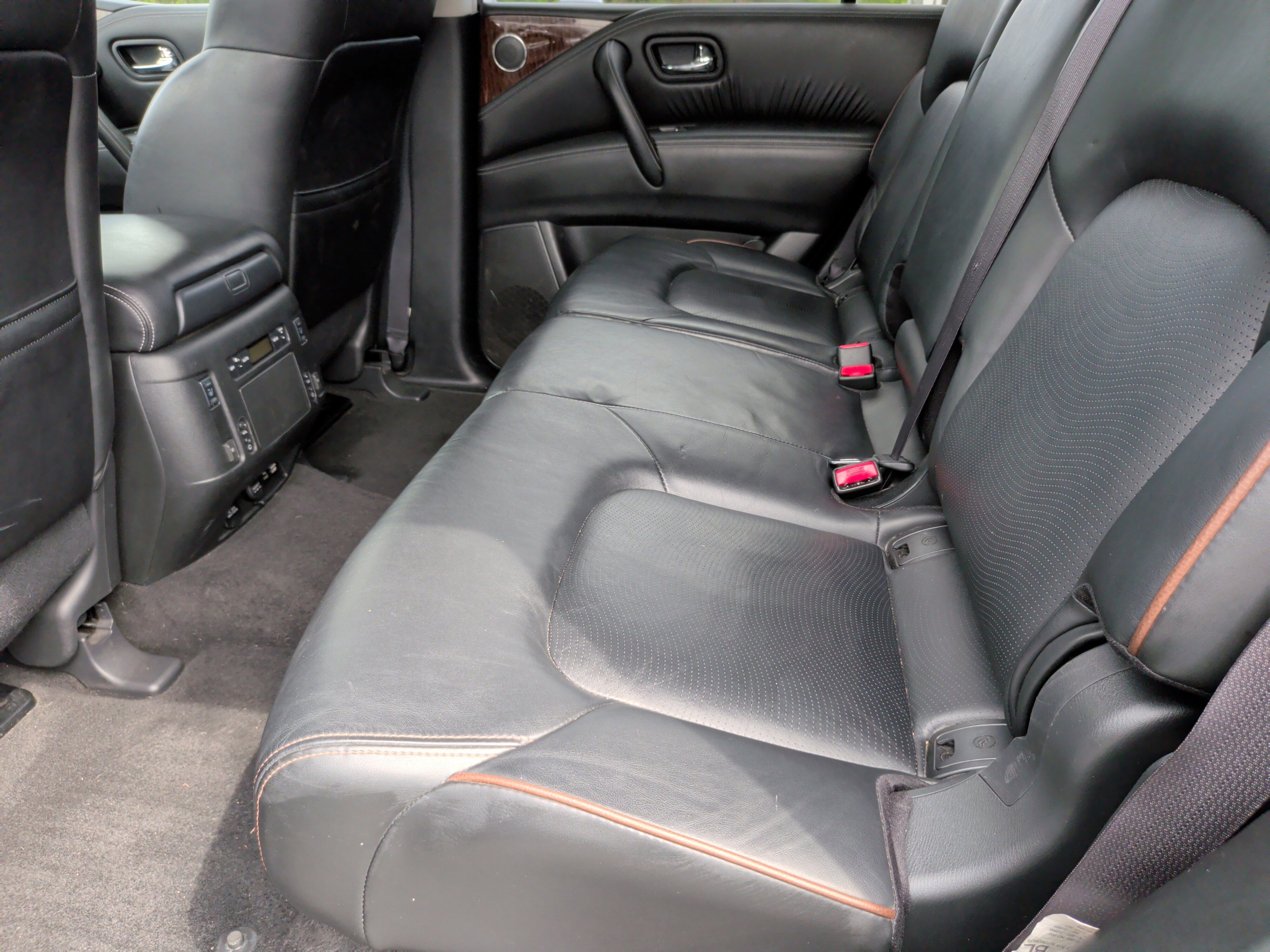Used 2020 Nissan Armada Platinum w/ Interior Lighting Package AWD/4WD image 38