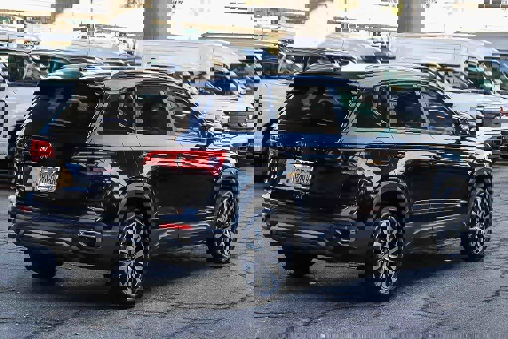 Used 2022 Volkswagen Taos SE image 5