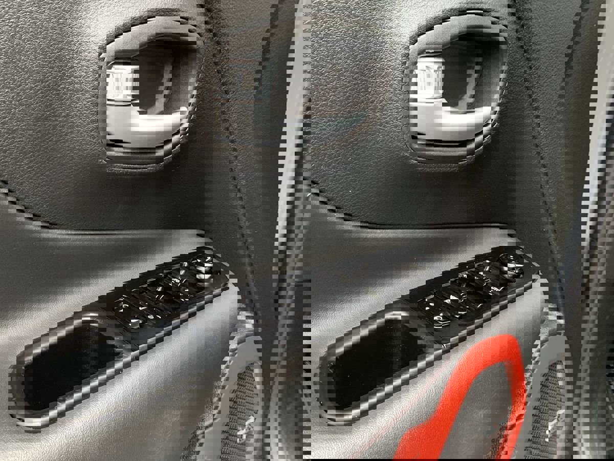 Used 2021 Jeep Renegade Trailhawk w/ Sun & Sound Group image 14