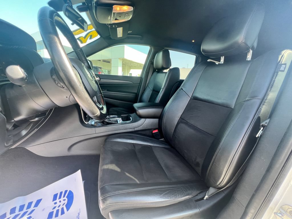 Used 2021 Jeep Grand Cherokee Laredo X AWD/4WD image 17