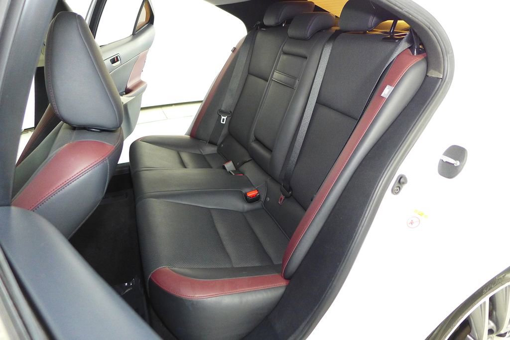 Used 2018 Lexus IS 300 RWD image 21