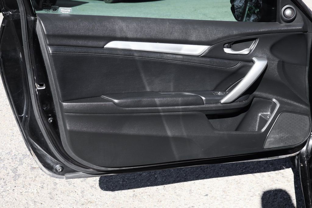Used 2019 Honda Civic Touring image 16