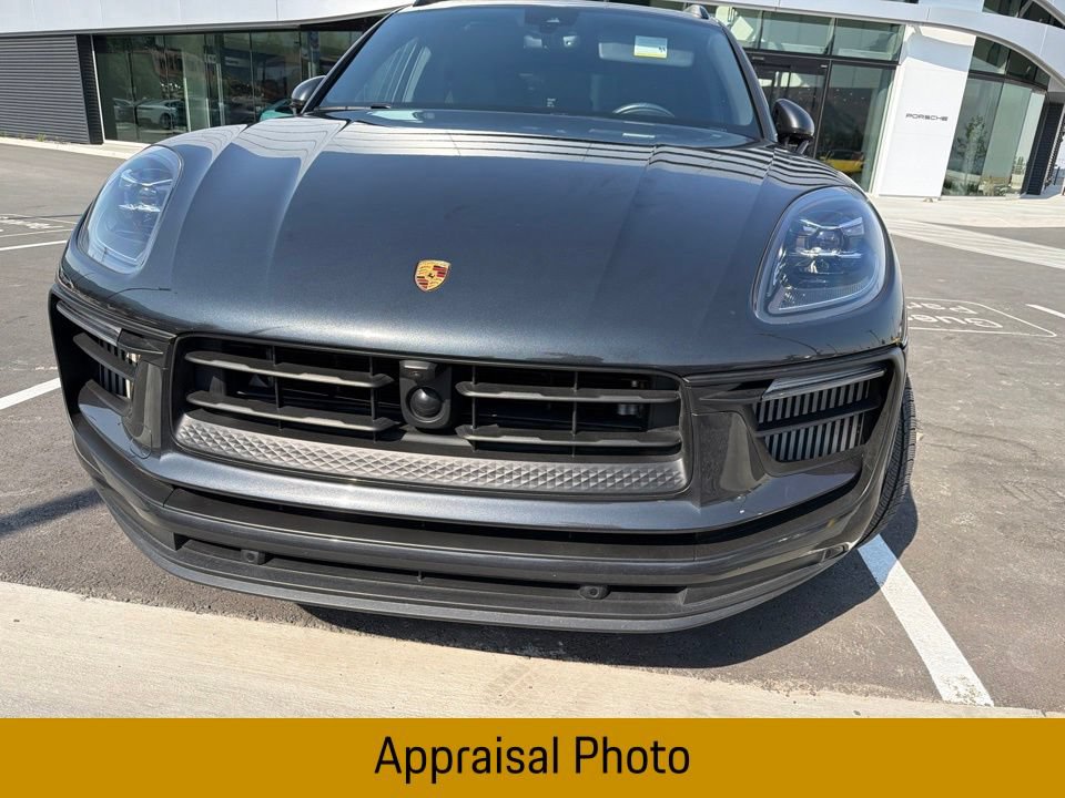 Certified 2023 Porsche Macan S AWD/4WD image 3