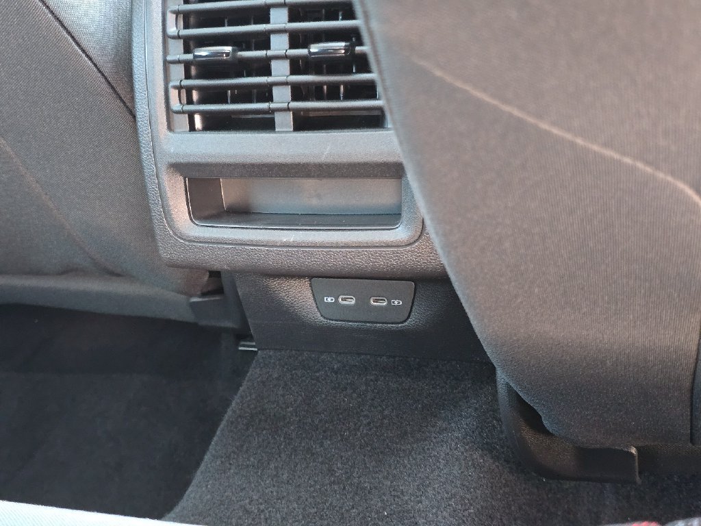Certified 2022 Volkswagen GTI SE FWD image 27