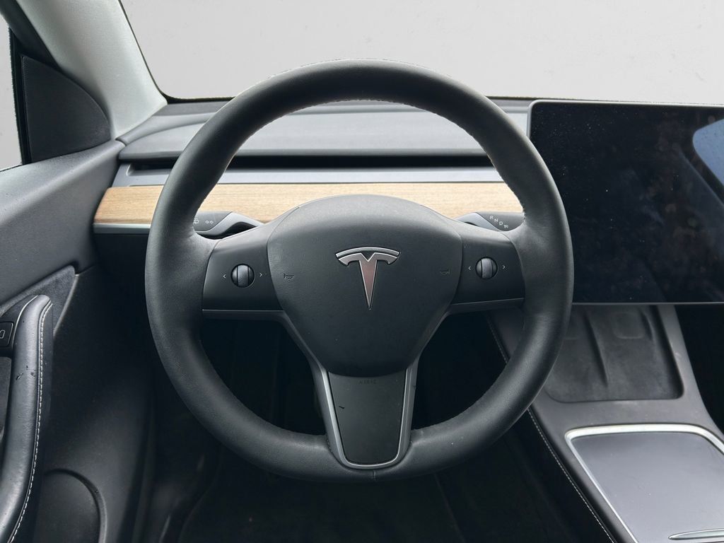 Used 2022 Tesla Model Y Long Range AWD/4WD image 10