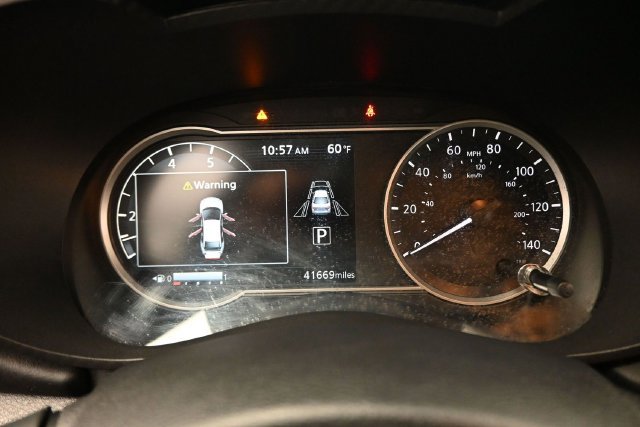 Used 2024 Nissan Versa SR FWD image 14