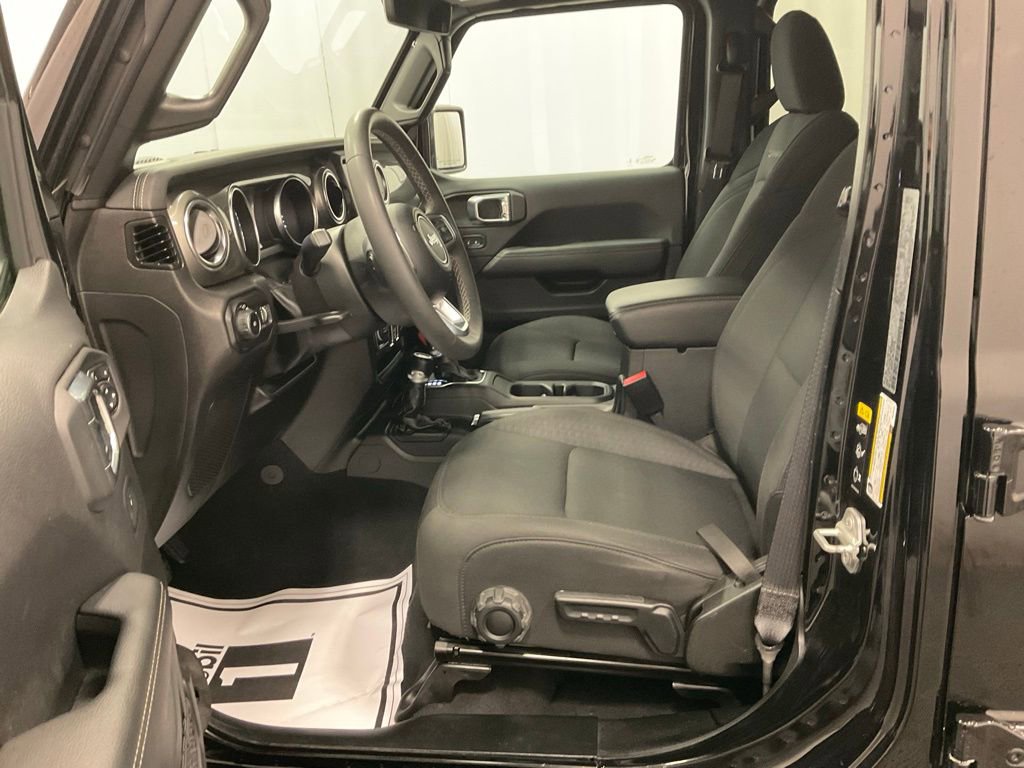 Used 2023 Jeep Wrangler Sahara image 4