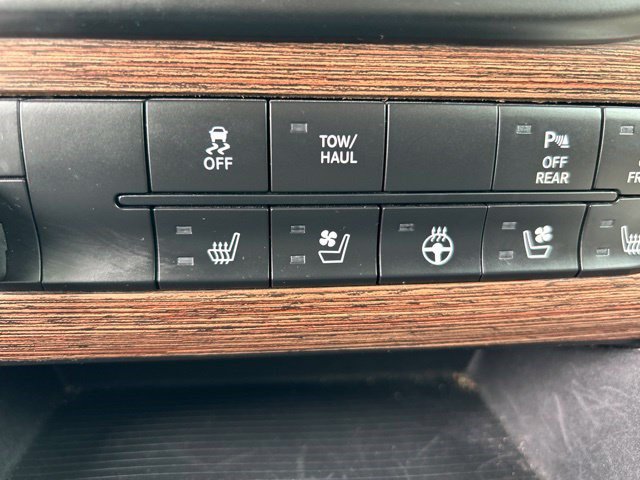 Used 2018 RAM 1500 Laramie AWD/4WD image 36